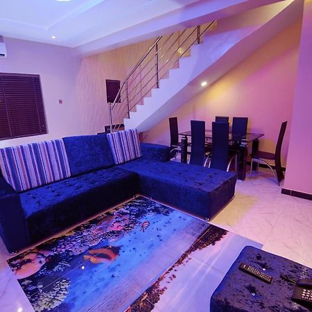 Double M Exquisite Suites And Lounge Lekki Ogombo Esterno foto