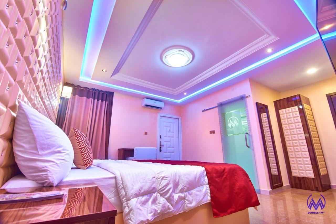 Double M Exquisite Suites And Lounge Lekki Ogombo Esterno foto