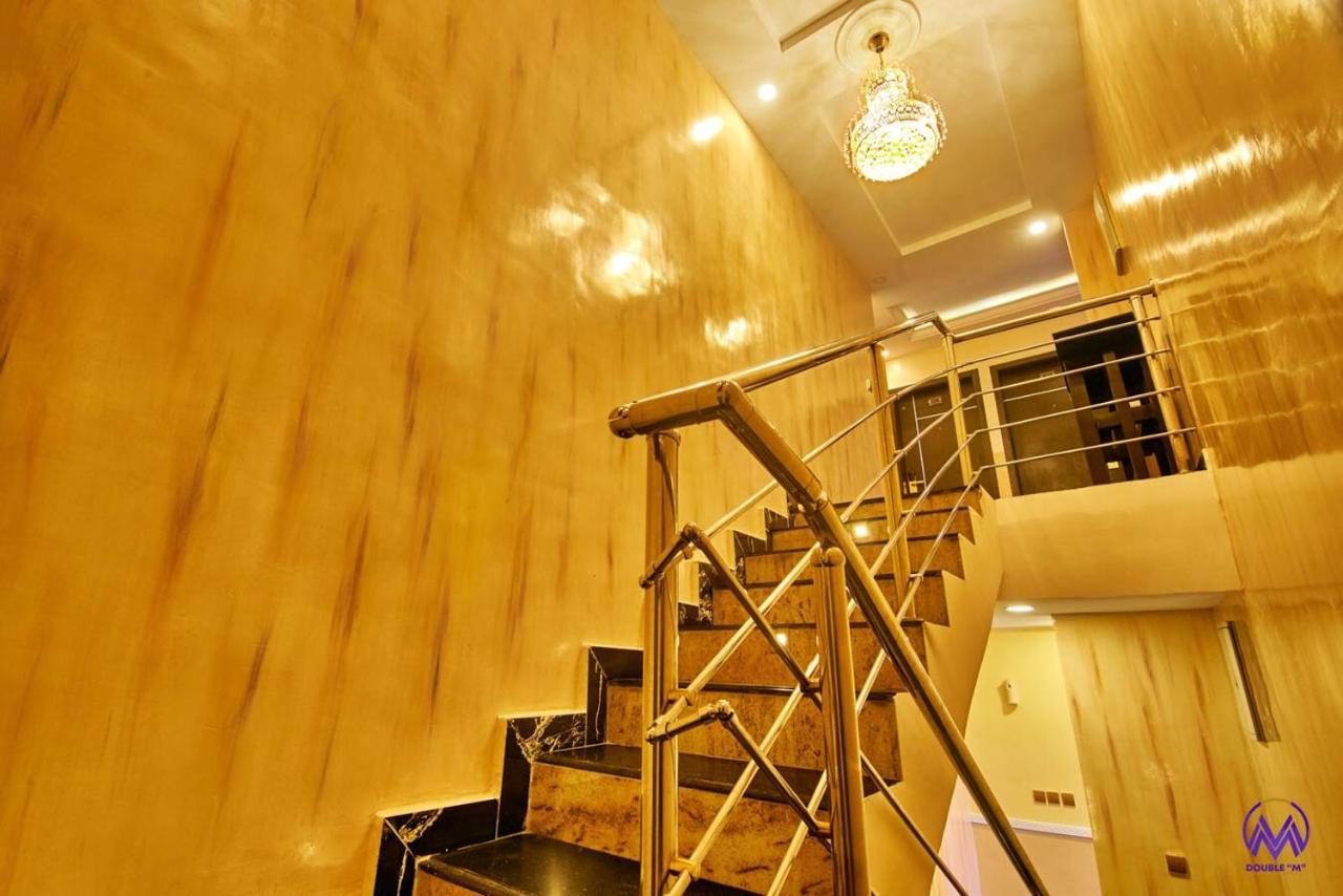 Double M Exquisite Suites And Lounge Lekki Ogombo Esterno foto