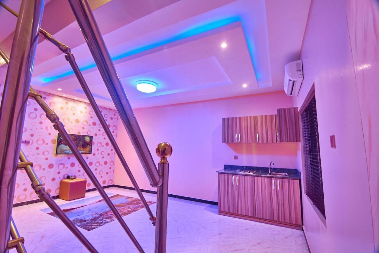 Double M Exquisite Suites And Lounge Lekki Ogombo Esterno foto