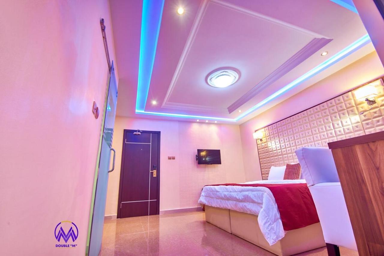 Double M Exquisite Suites And Lounge Lekki Ogombo Esterno foto