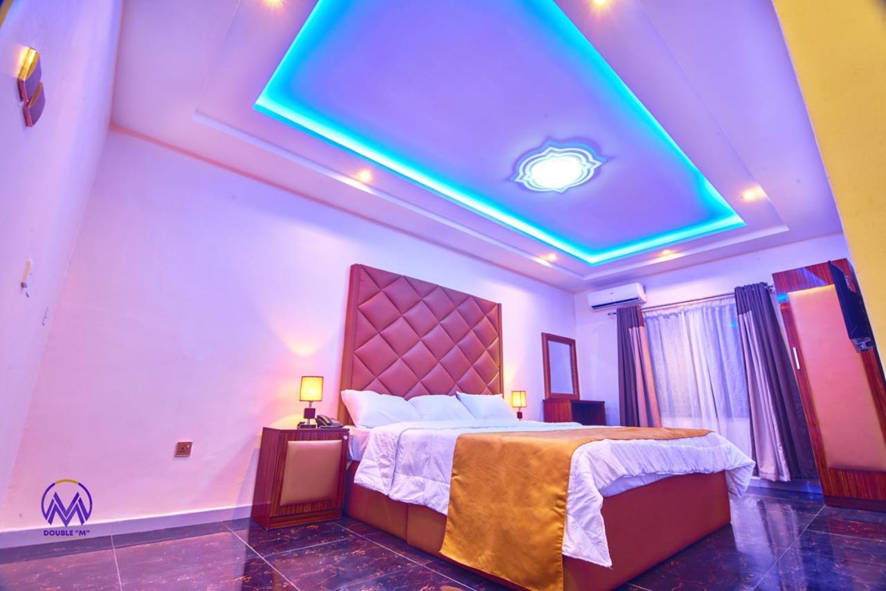 Double M Exquisite Suites And Lounge Lekki Ogombo Esterno foto