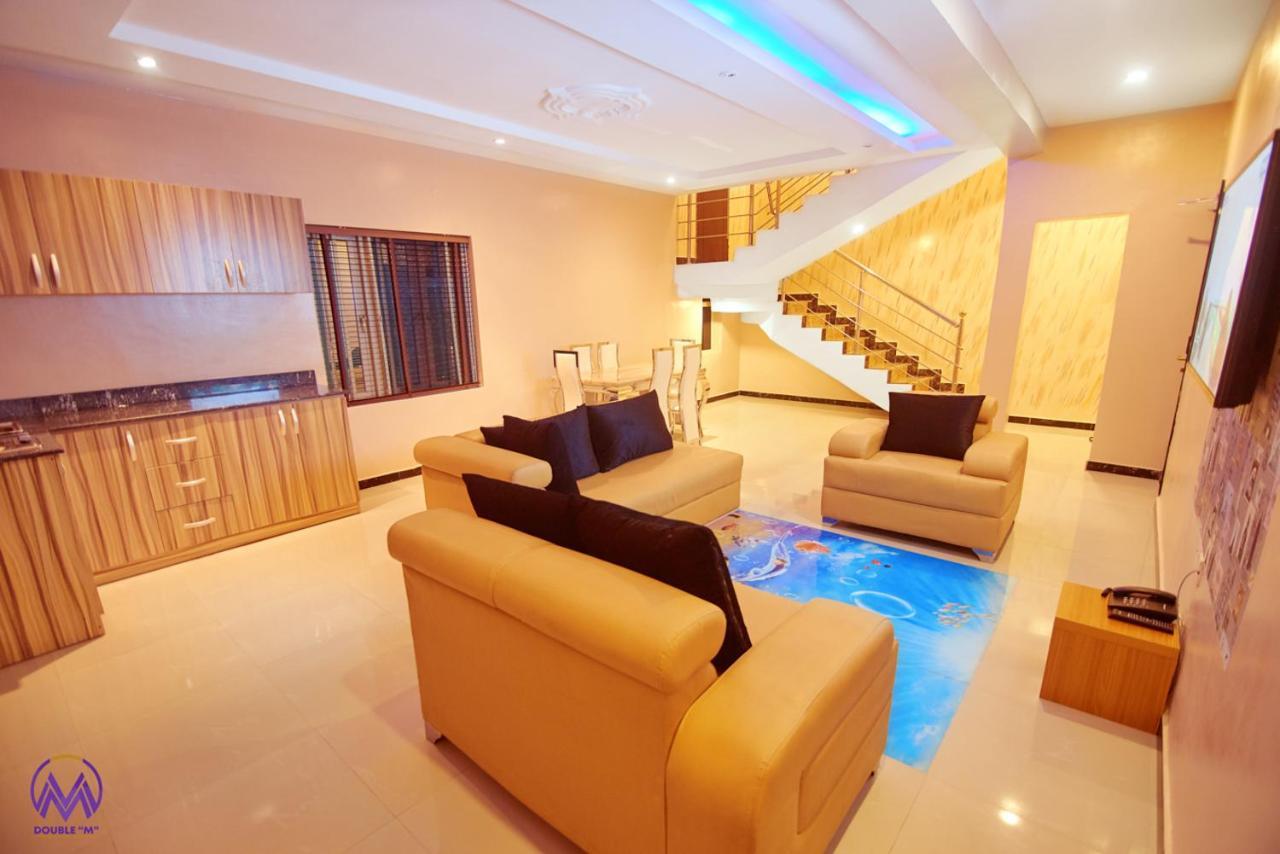 Double M Exquisite Suites And Lounge Lekki Ogombo Esterno foto