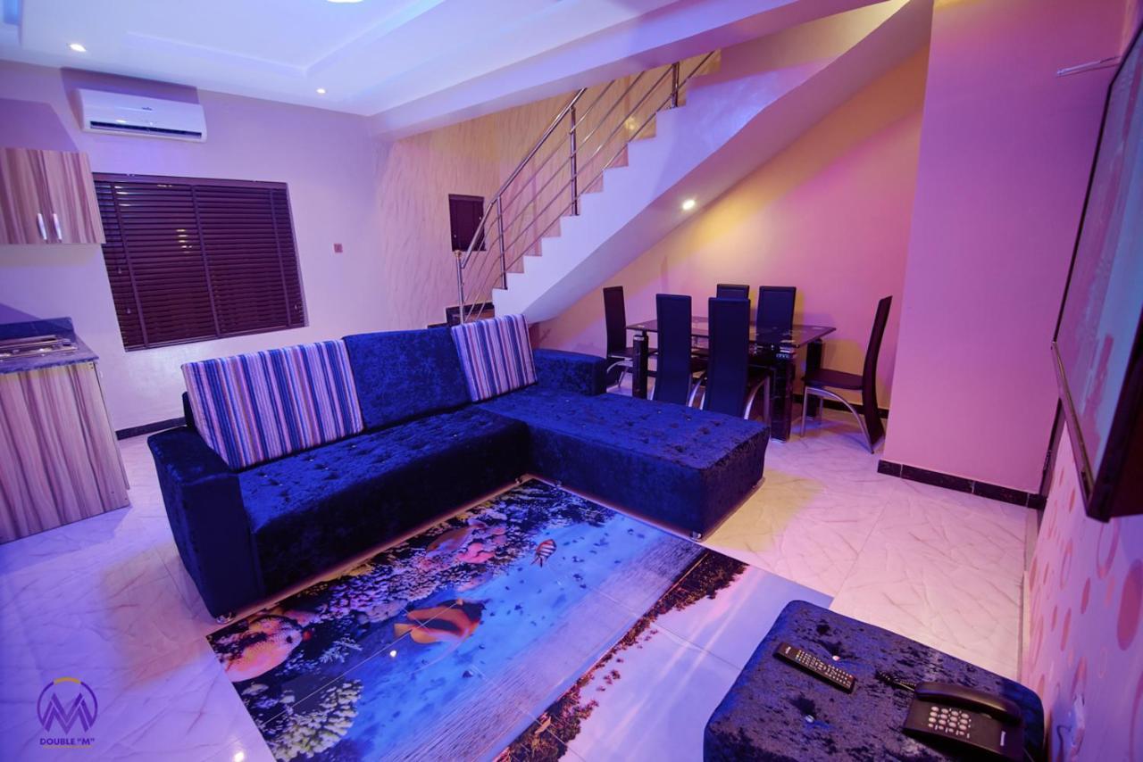 Double M Exquisite Suites And Lounge Lekki Ogombo Esterno foto