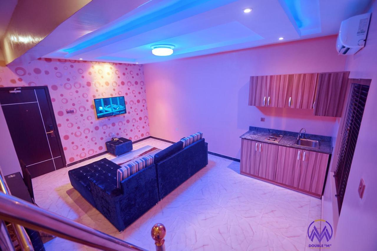 Double M Exquisite Suites And Lounge Lekki Ogombo Esterno foto