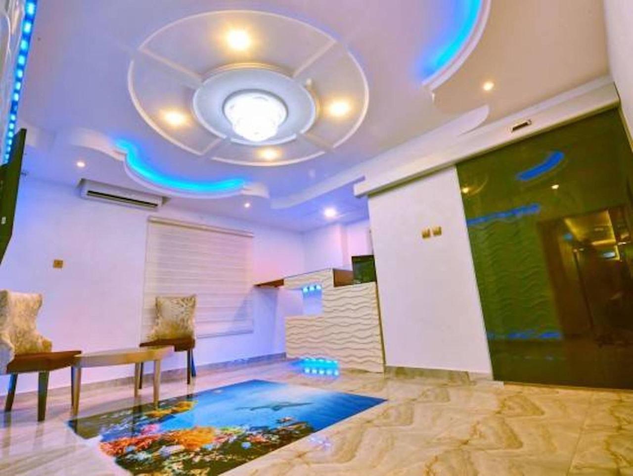 Double M Exquisite Suites And Lounge Lekki Ogombo Esterno foto